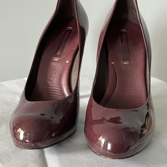 BCBG MaxAzria (39.5 B) burgundy patent leather platform heels. - Picture 13 of 16